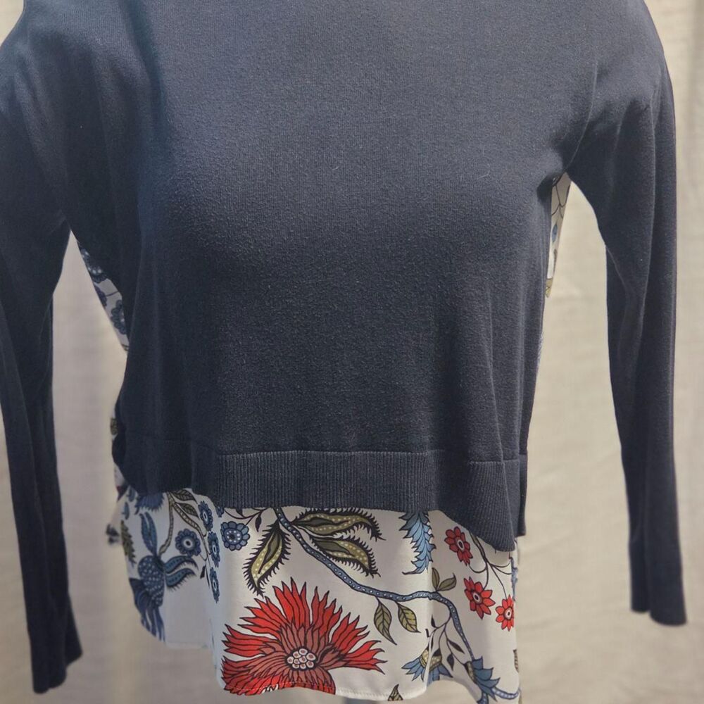 Loft Women's Navy and Cream Blouse